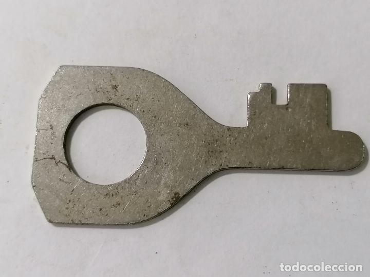 Antig&uuml;edades: LLAVE MACIZA, MEDIDA 4,8 CM - Foto 1