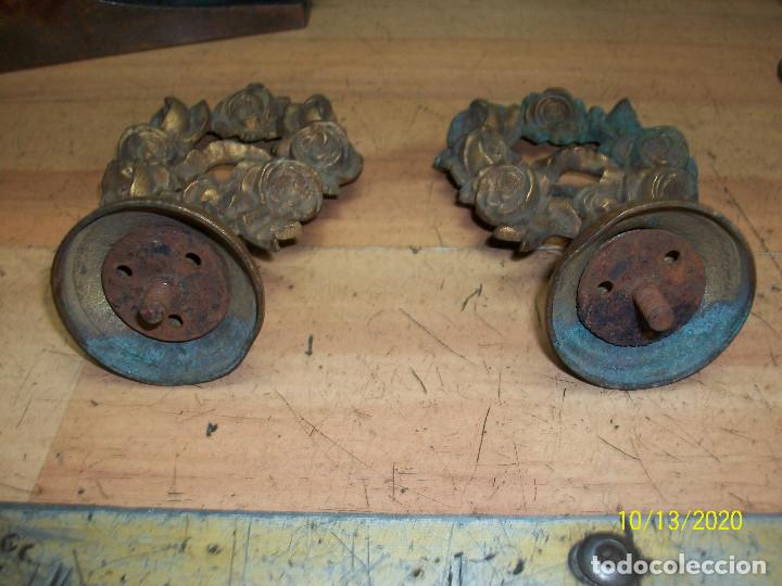Antig&uuml;edades: PAREJA DE TIRADORES/POMOS - Foto 2