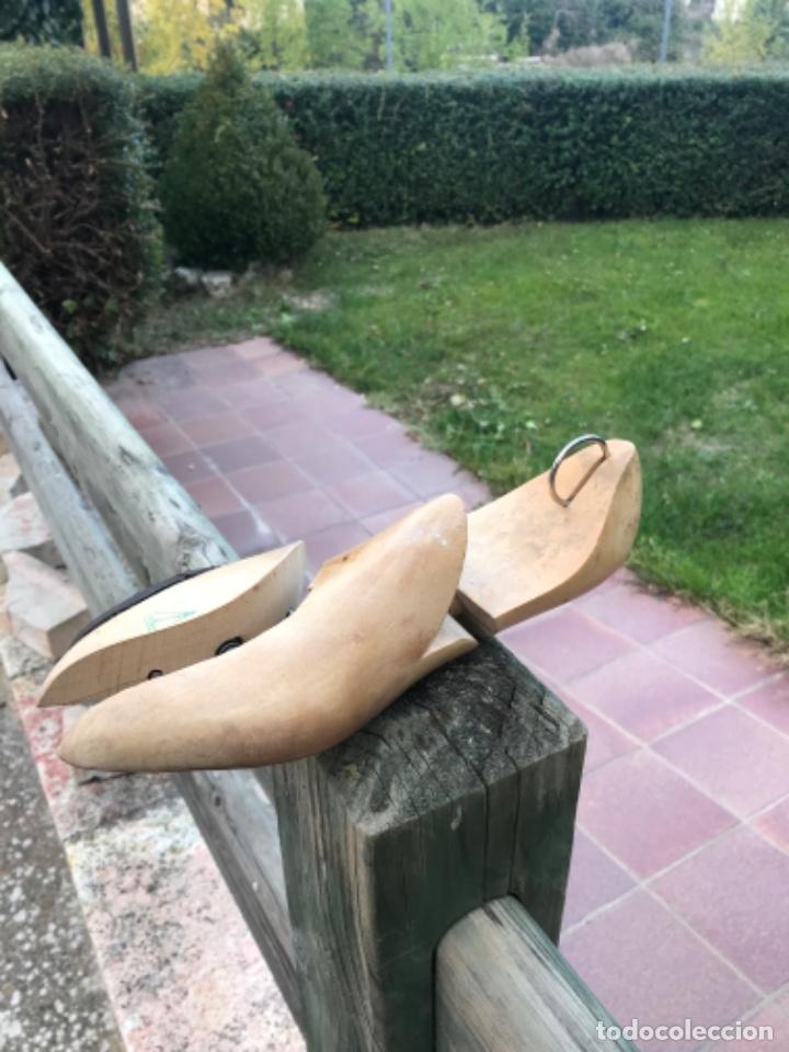 Antig&uuml;edades: Zapatero, horma ( juanetes) - Foto 5