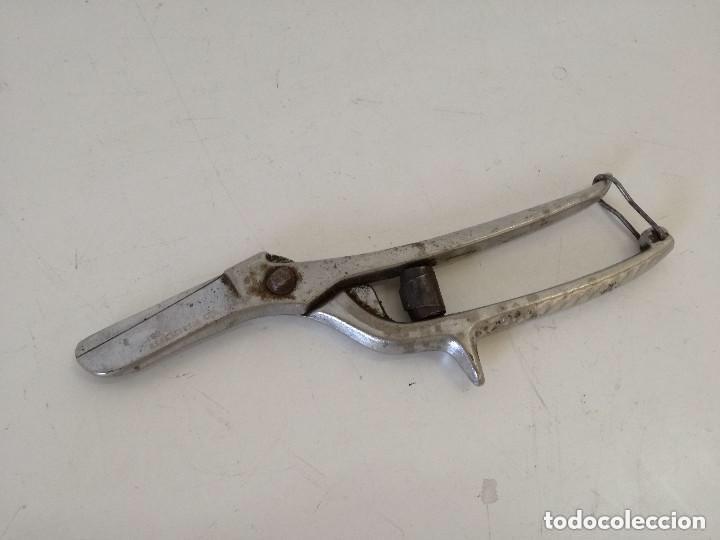 Antig&uuml;edades: Lote de 4 herramientas francesas ? Barber&iacute;a? - Foto 9