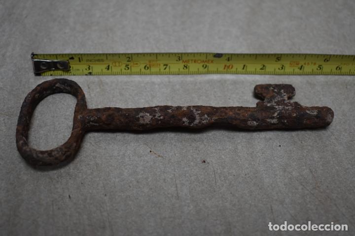 Antig&uuml;edades: Antigua llave de hierro 15 cm - Foto 2