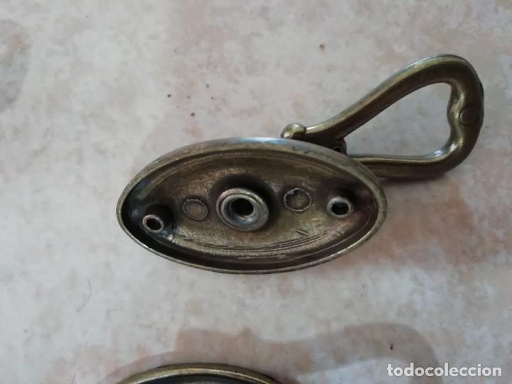 Antig&uuml;edades: 12 tiradores de bronce - Foto 3
