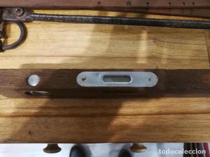 Antig&uuml;edades: Nivel de madera medida 35 cm - Foto 3