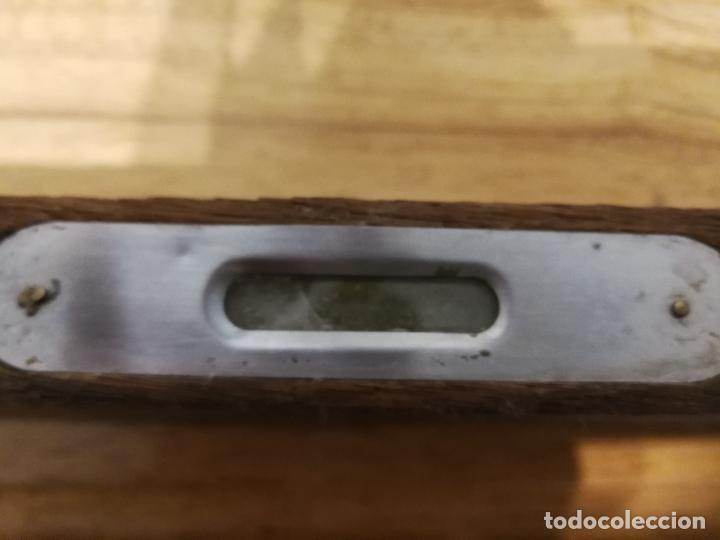 Antig&uuml;edades: Nivel de madera medida 35 cm - Foto 4