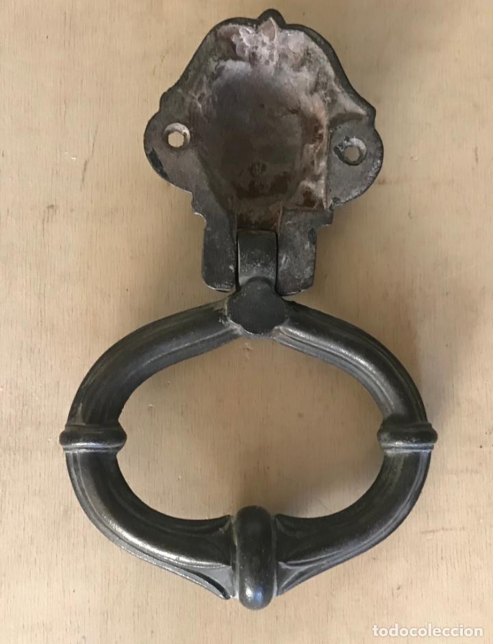 Antig&uuml;edades: Aldaba de puerta francesa de hierro de finales del siglo XIX. - Foto 4