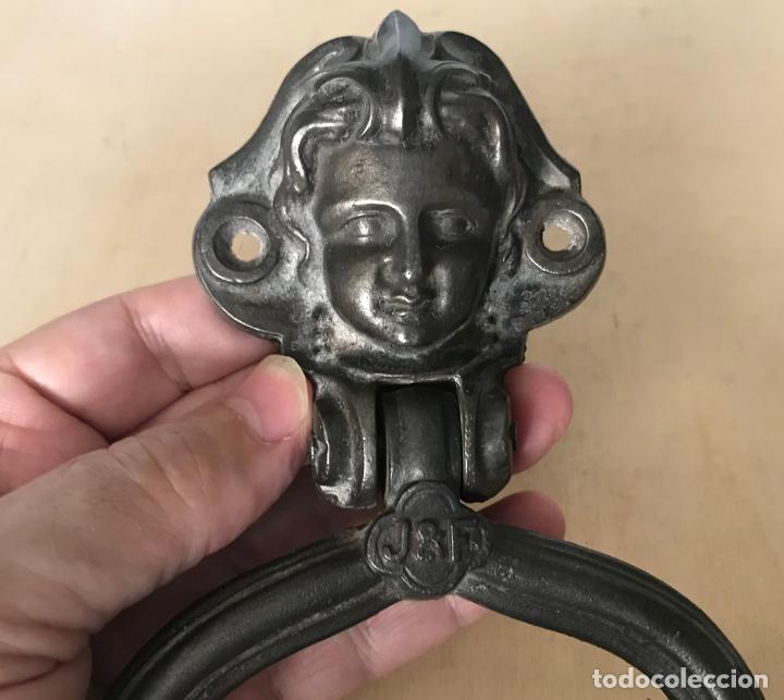 Antig&uuml;edades: Aldaba de puerta francesa de hierro de finales del siglo XIX. - Foto 7