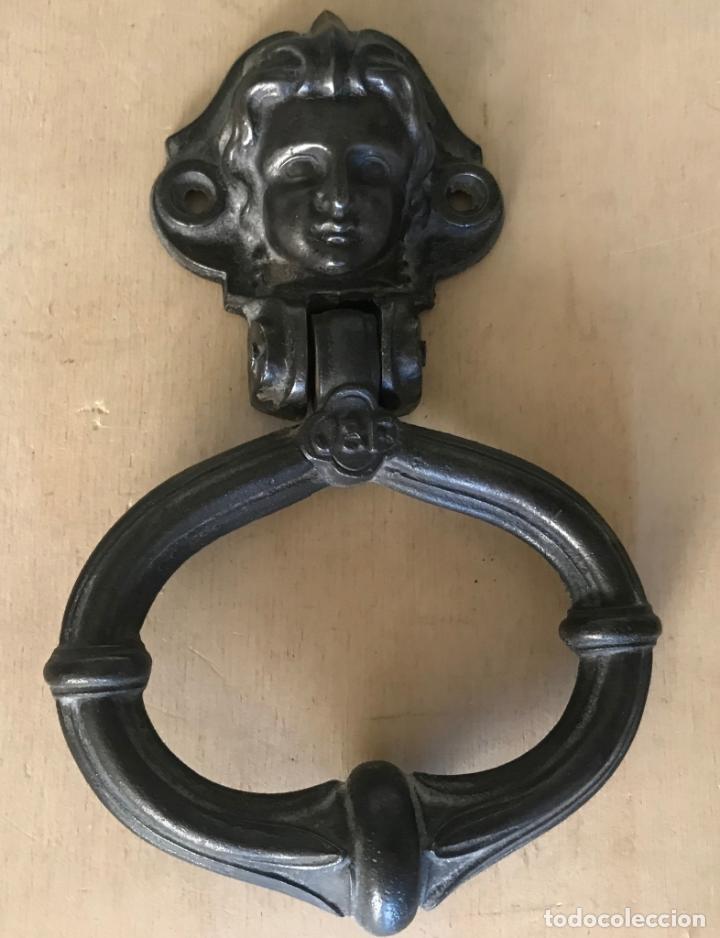 Antig&uuml;edades: Aldaba de puerta francesa de hierro de finales del siglo XIX. - Foto 9