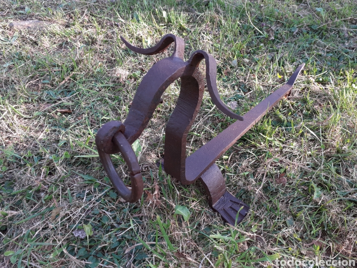 Antig&uuml;edades: ANTIGUO MORILLO DE HIERRO CON FORMA DE PERRO - FORJA - Foto 4