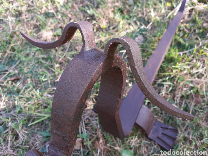 Antig&uuml;edades: ANTIGUO MORILLO DE HIERRO CON FORMA DE PERRO - FORJA - Foto 5