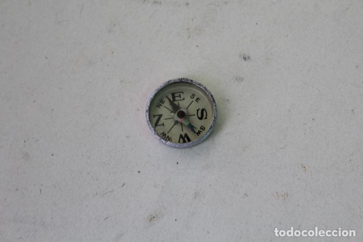 Antig&uuml;edades: brujula miniatura - Foto 2