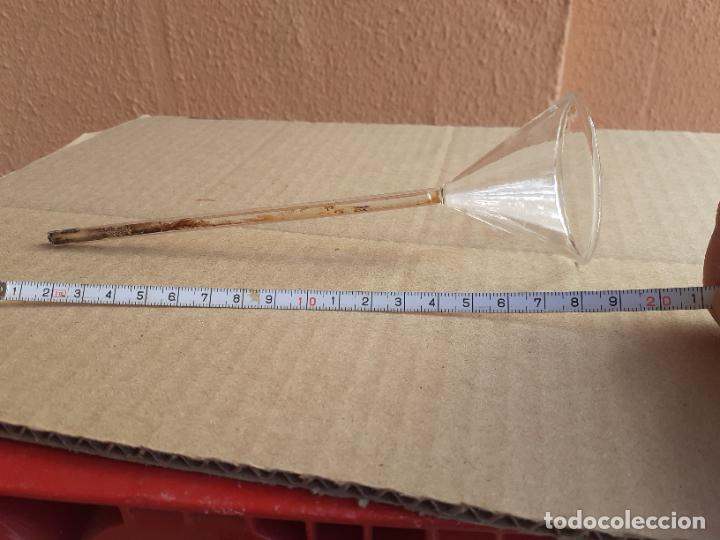 Antig&uuml;edades: EMBUDO DE LABORATORIO FARMACIA - Foto 1