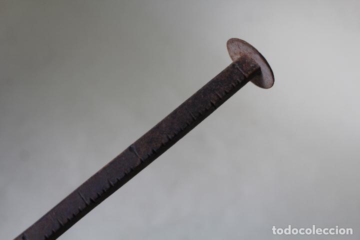 Antig&uuml;edades: romana antigua de 4kg. - Foto 2