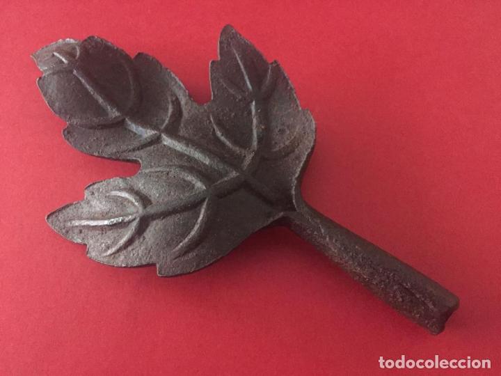 Antig&uuml;edades: HOJA EN HIERRO - Foto 2