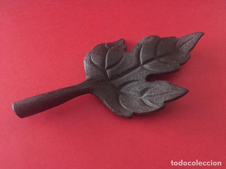 Antig&uuml;edades: HOJA EN HIERRO - Foto 1