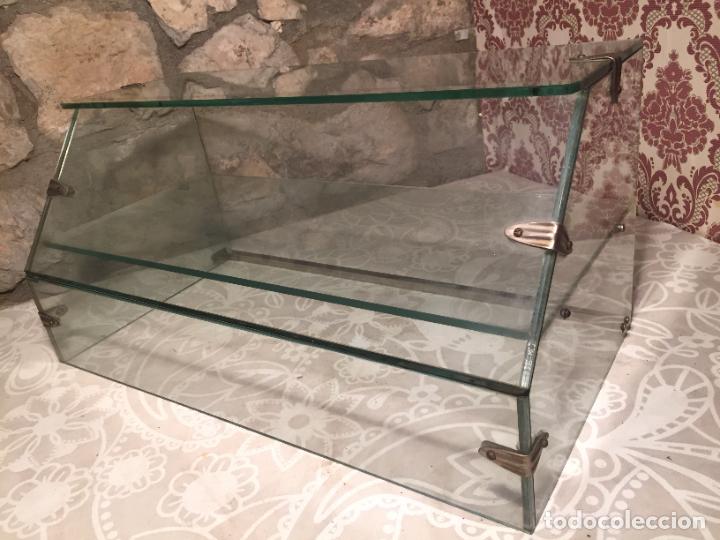 Interpretación Masaje familia antigua vitrina / mostrador de cristal de tiend - Compra venta en  todocoleccion