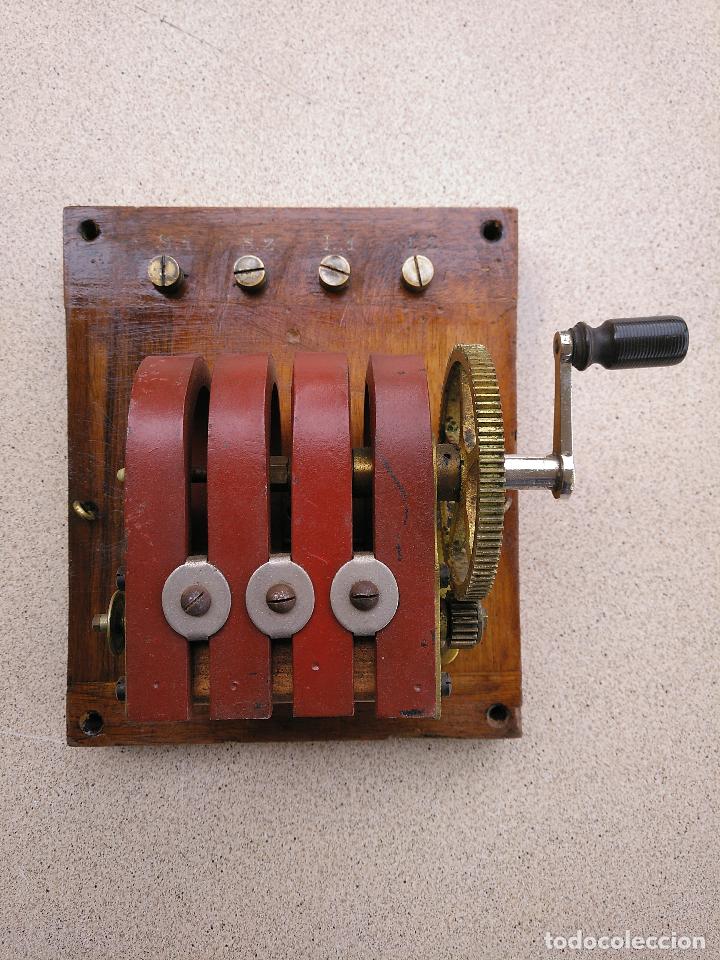 Antig&uuml;edades: Generador de Manivela antiguo - Foto 3