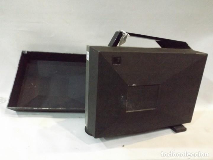 Antig&uuml;edades: Antiguo proyector de cine, compact modelo 8 - sin probar - Foto 3