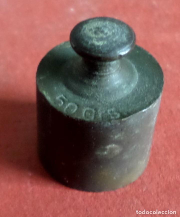 Antig&uuml;edades: Pesa bronce 50 gr. --- 50 Grs - Foto 1