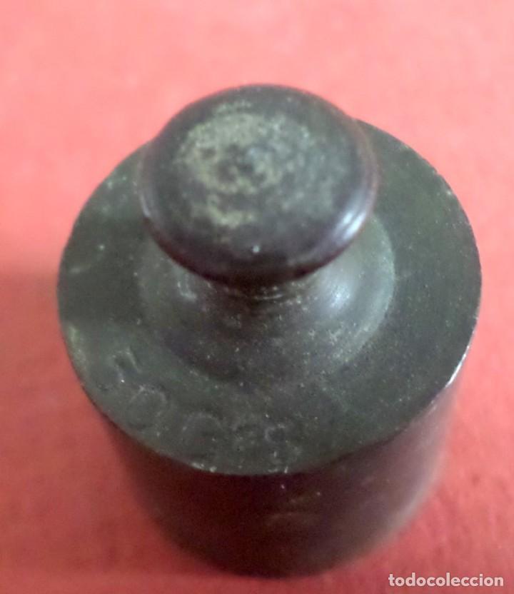 Antig&uuml;edades: Pesa bronce 50 gr. --- 50 Grs - Foto 4