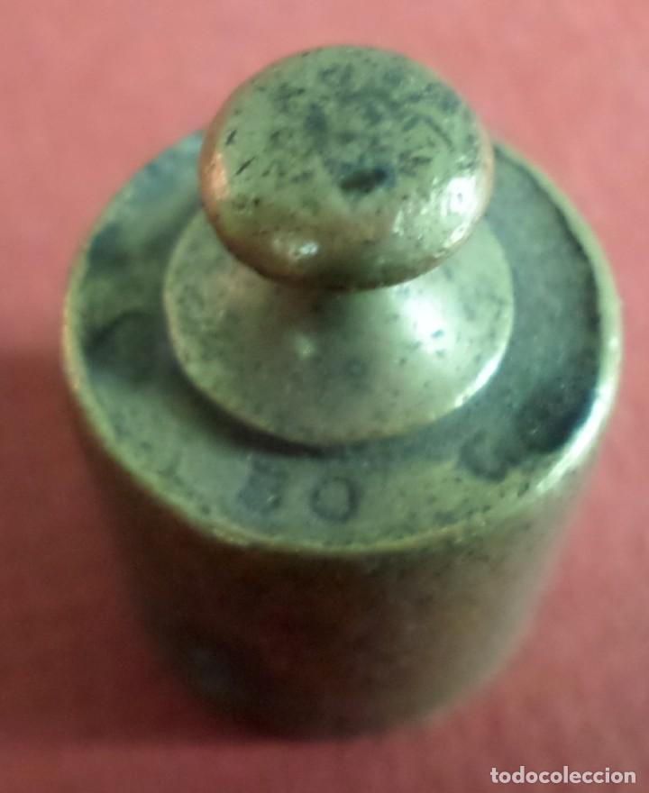 Antig&uuml;edades: Pesa bronce 500 gr. -- 500 grammes Sellos en la base - Foto 5