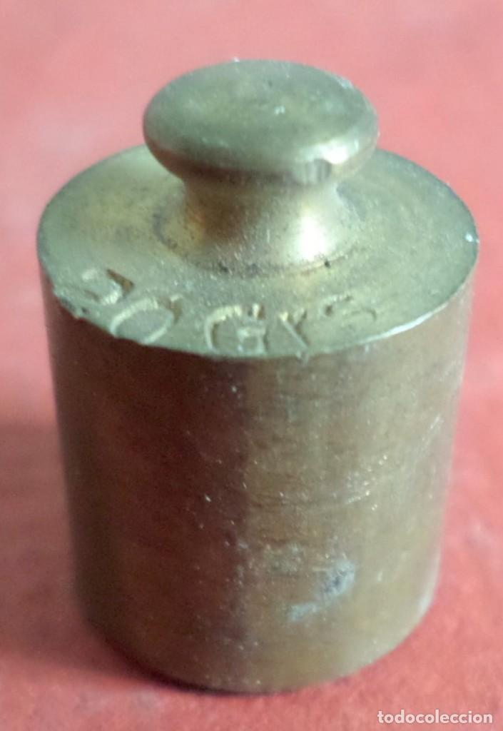 Antig&uuml;edades: Pesa bronce 20 gr. --- 20 Grs - Foto 2