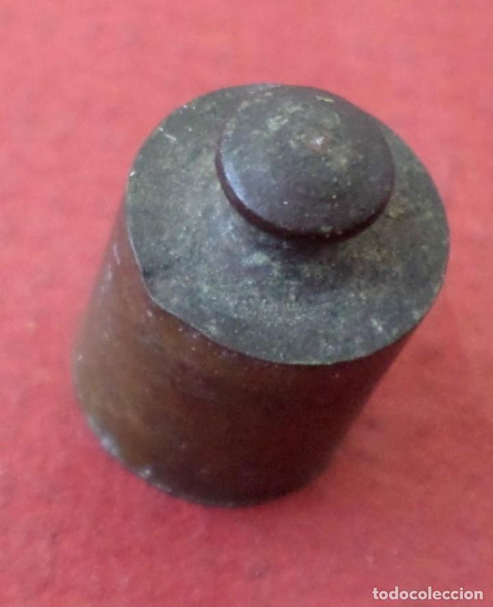 Antig&uuml;edades: Pesa bronce 10 gr. - Foto 2
