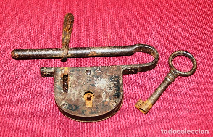 Antig&uuml;edades: ANTIGUO CANDADO DE FORJA - Foto 3