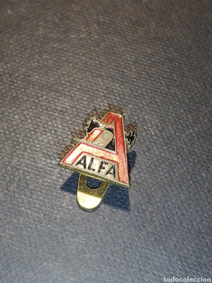 Antig&uuml;edades: Pin Maquina COSER Alfa - Foto 1