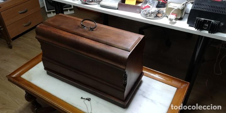 Antig&uuml;edades: Maquina de coser Naumann - Foto 2