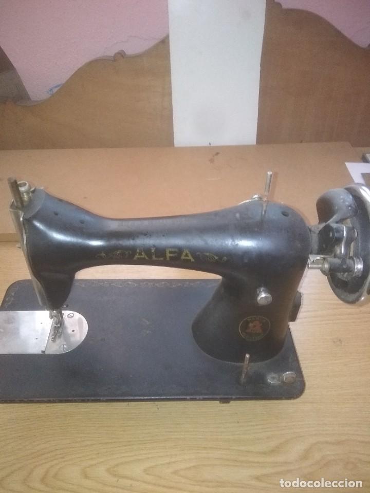 Antig&uuml;edades: Maquina de coser - Foto 1