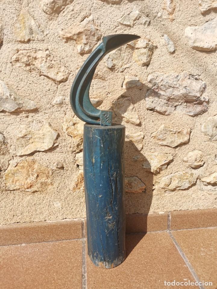 Antig&uuml;edades: YUNQUE DE ZAPATERO EN BASE DE MADERA - Foto 1