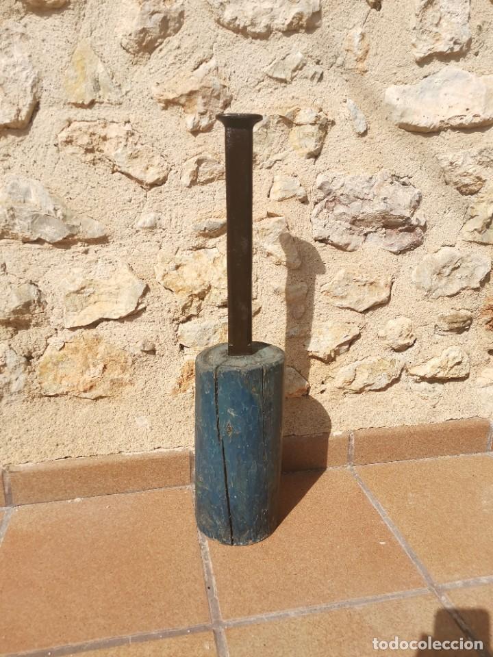 Antig&uuml;edades: YUNQUE DE ZAPATERO EN BASE DE MADERA - Foto 1
