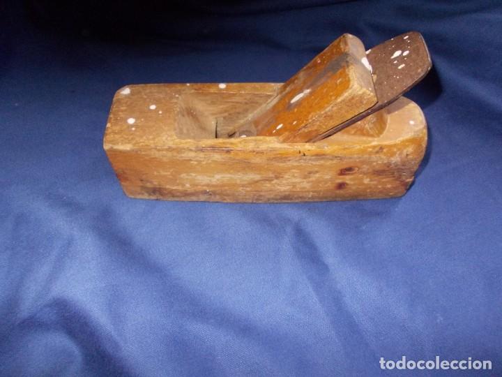 Antig&uuml;edades: cepillo antiguo de madera - Foto 1