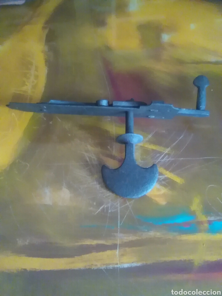 Antig&uuml;edades: Cerrojo antiguo de hierro forjado - Foto 4