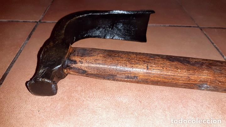 Antig&uuml;edades: Antigua azuela mango largo - Foto 3