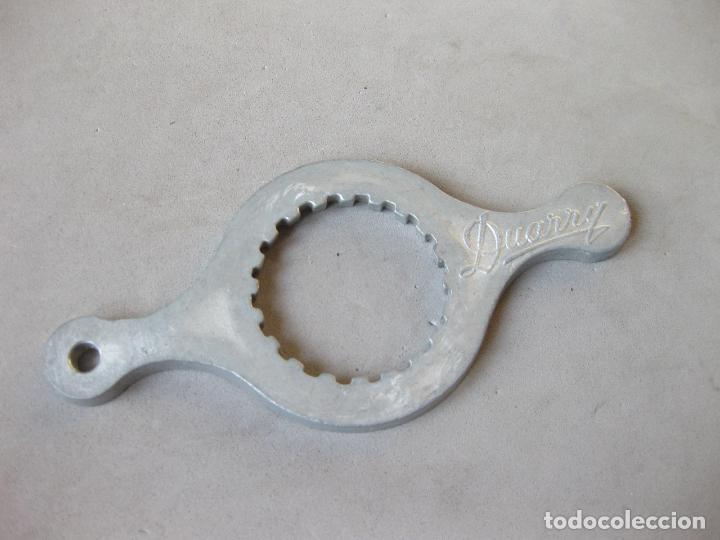 Antig&uuml;edades: LLAVE DE DIENTES MARCA DUARRY - Foto 1