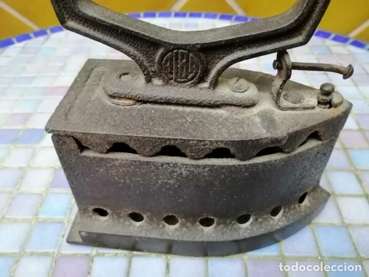 Antig&uuml;edades: ANTIGUA PLANCHA DE CARB&Oacute;N -MARCA ALBA - Foto 14
