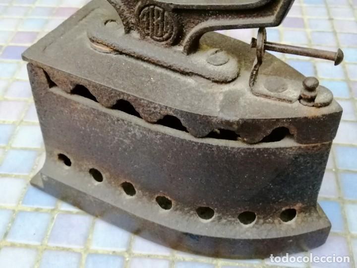 Antig&uuml;edades: ANTIGUA PLANCHA DE CARB&Oacute;N -MARCA ALBA - Foto 23