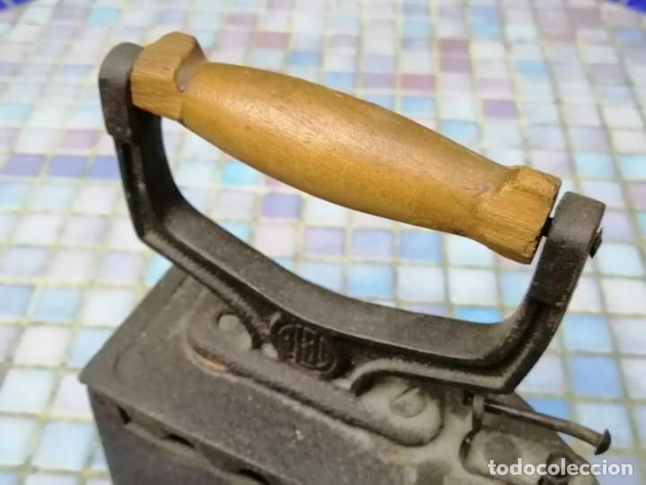 Antig&uuml;edades: ANTIGUA PLANCHA DE CARB&Oacute;N -MARCA ALBA - Foto 24