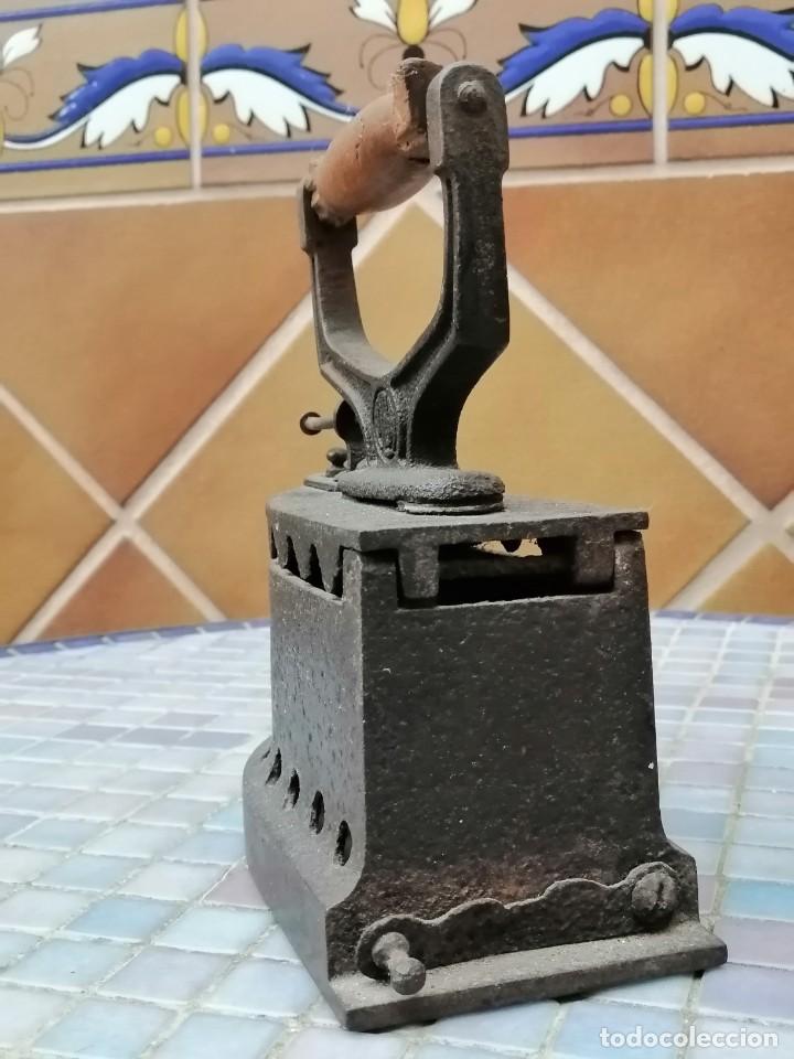 Antig&uuml;edades: ANTIGUA PLANCHA DE CARB&Oacute;N -MARCA ALBA - Foto 26