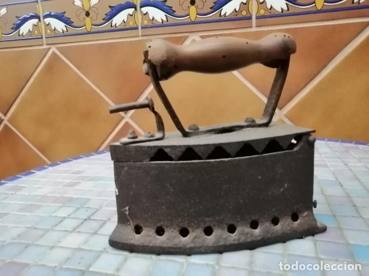 Antig&uuml;edades: ANTIGUA PLANCHA DE CARB&Oacute;N - Foto 6