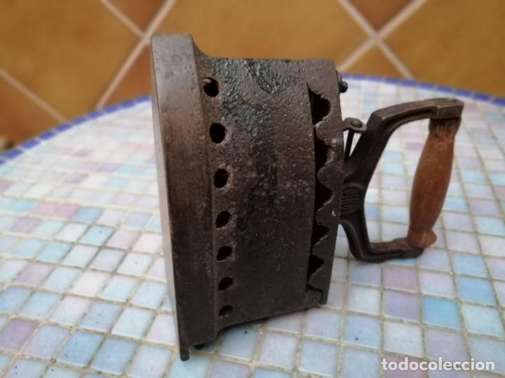 Antig&uuml;edades: ANTIGUA PLANCHA DE CARB&Oacute;N - Foto 12