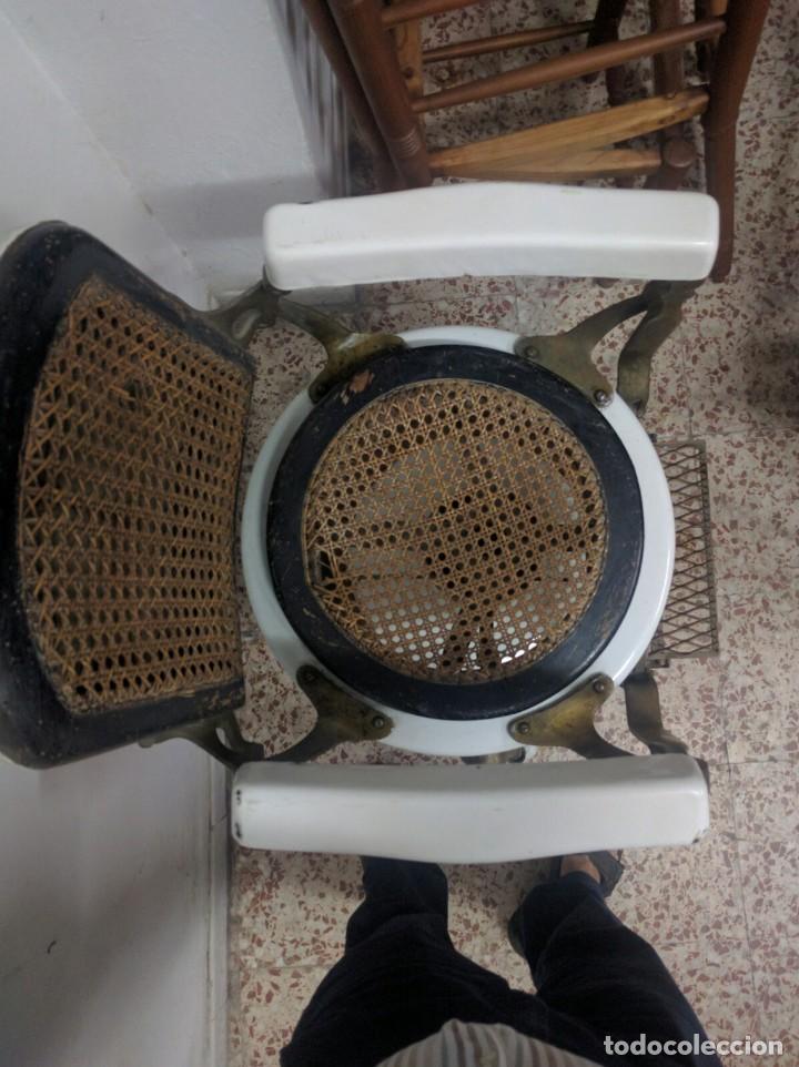 Antig&uuml;edades: SILL&Oacute;N &Ouml; SILLA DE BARBERO - Foto 3