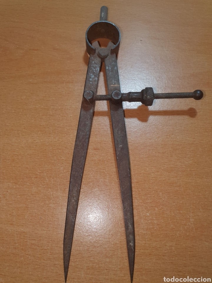 Antig&uuml;edades: Antiguo compas con m&aacute;s de dos siglos - Foto 1