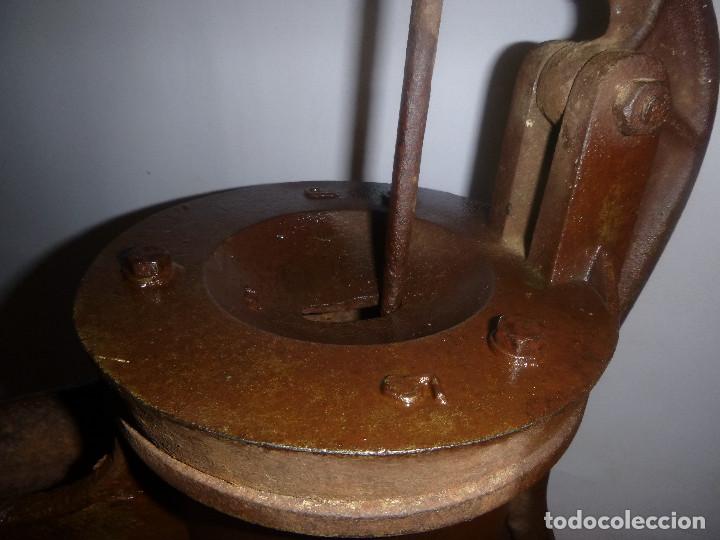 Antig&uuml;edades: BOMBA SACA AGUA PARA DECORAR - Foto 5