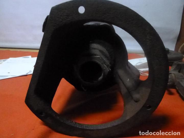 Antig&uuml;edades: BOMBA SACA AGUA PARA DECORAR - Foto 6