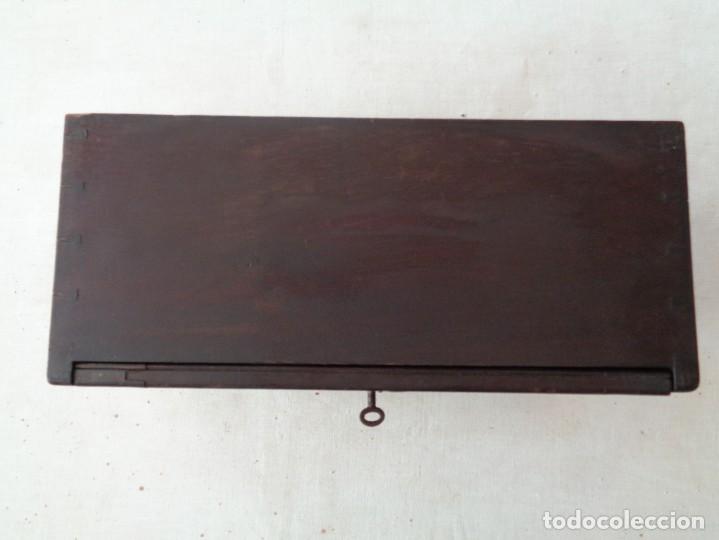 Antig&uuml;edades: CAJA PARA MICROSCOPIO CON LLAVE - Foto 4