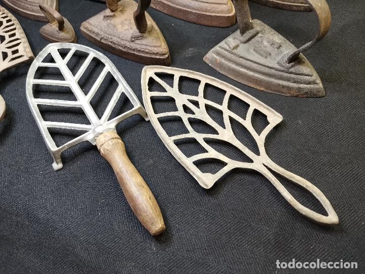 Antig&uuml;edades: LOTE DE ANTIGUAS PLANCHAS DE HIERRO - Foto 4
