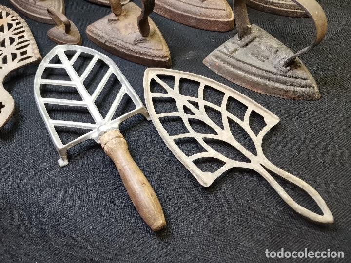 Antig&uuml;edades: LOTE DE ANTIGUAS PLANCHAS DE HIERRO - Foto 5