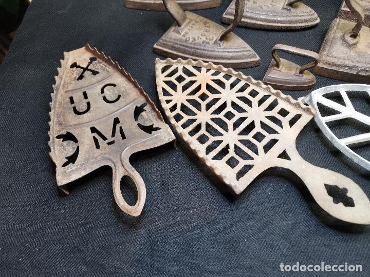 Antig&uuml;edades: LOTE DE ANTIGUAS PLANCHAS DE HIERRO - Foto 6